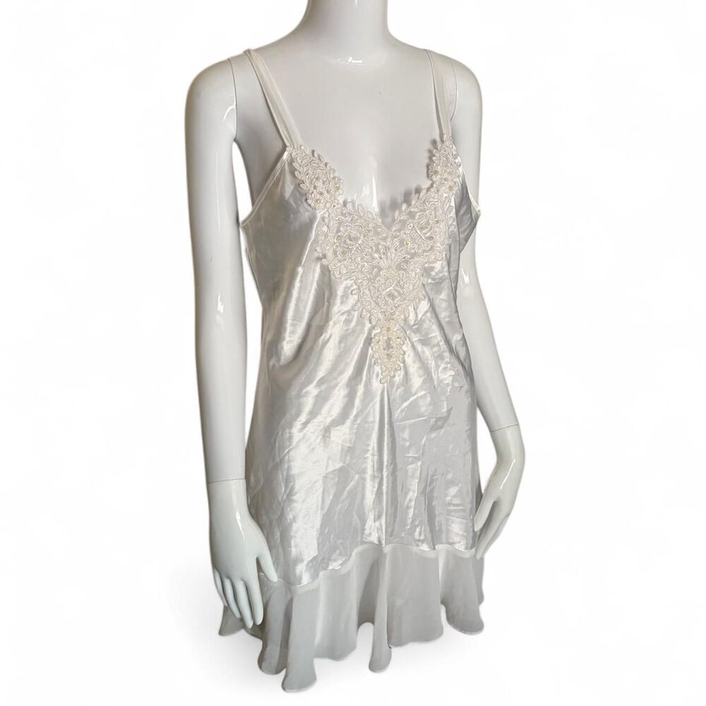 Alexandra Nicole Women's White nightgown